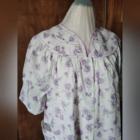 National Women's Lightweight Housecoat Mumu Pockets White Purple Floral Size 3X - Picture 1 of 11